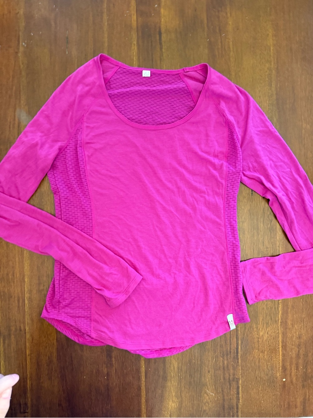 Women’s under Armor Long-Sleeve Performance Top in Fuchsia